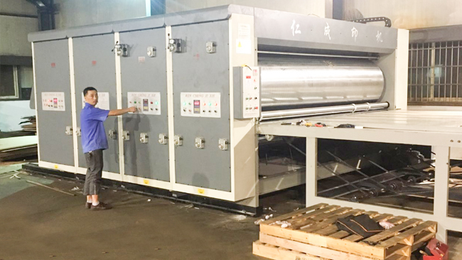 在送紙過程中是怎樣使用印刷開槽機(jī)？